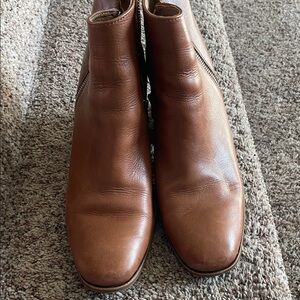 Sofft Women's Tan Leather Ankle Booties